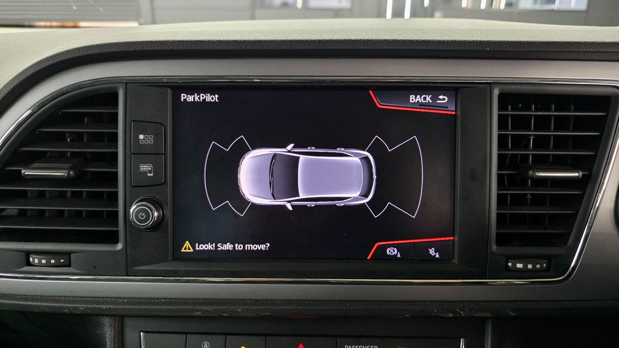 2019 SEAT Leon - Thumbnail 24