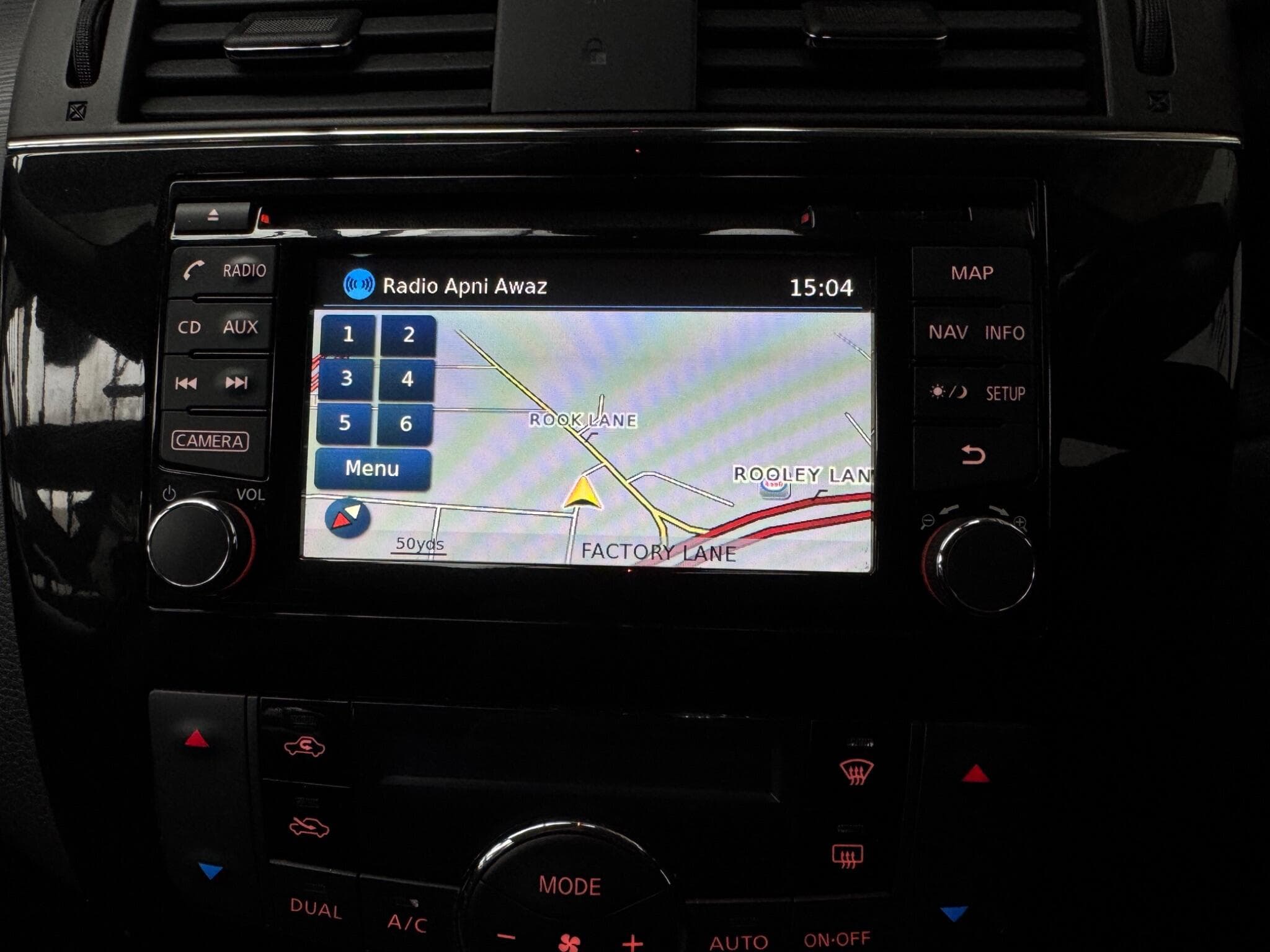 2015 Nissan Pulsar - Thumbnail 14