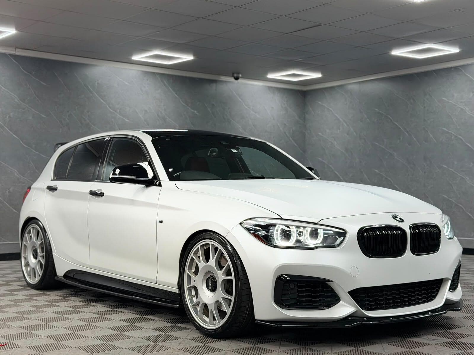 2017 BMW 1 Series - Thumbnail 16