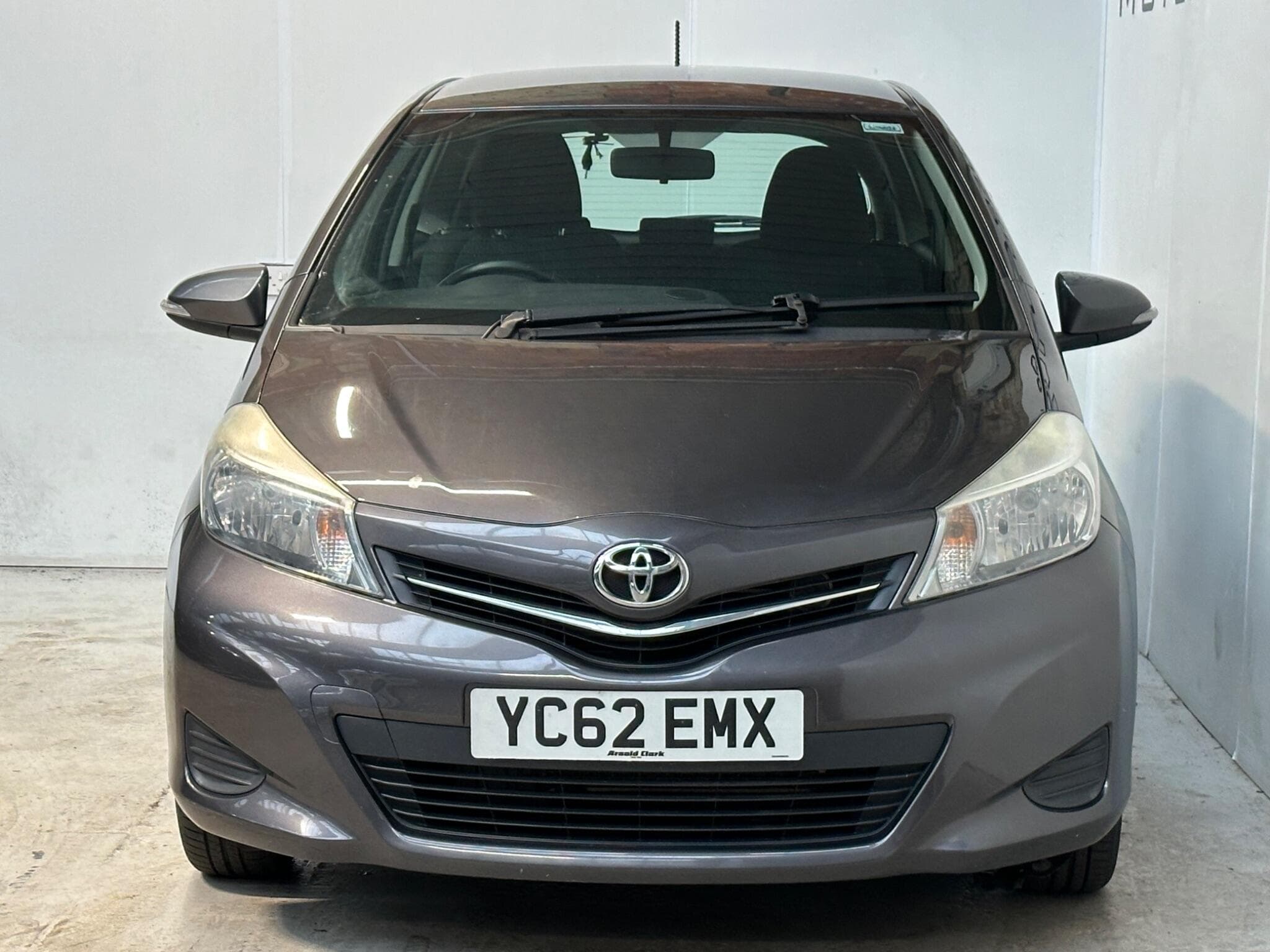 2012 Toyota Yaris - Image 2