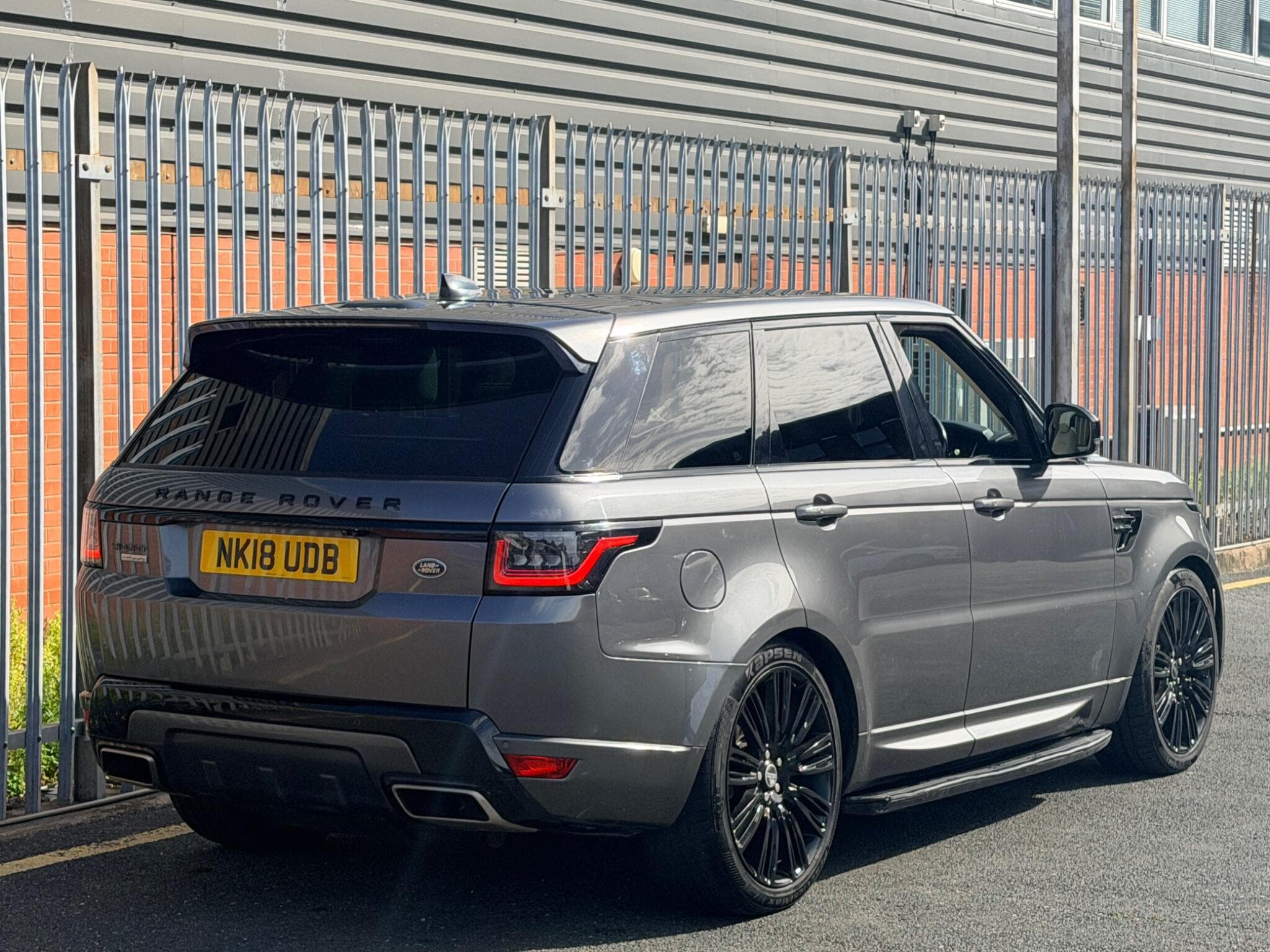 2018 Land Rover Range Rover Sport - Thumbnail 3