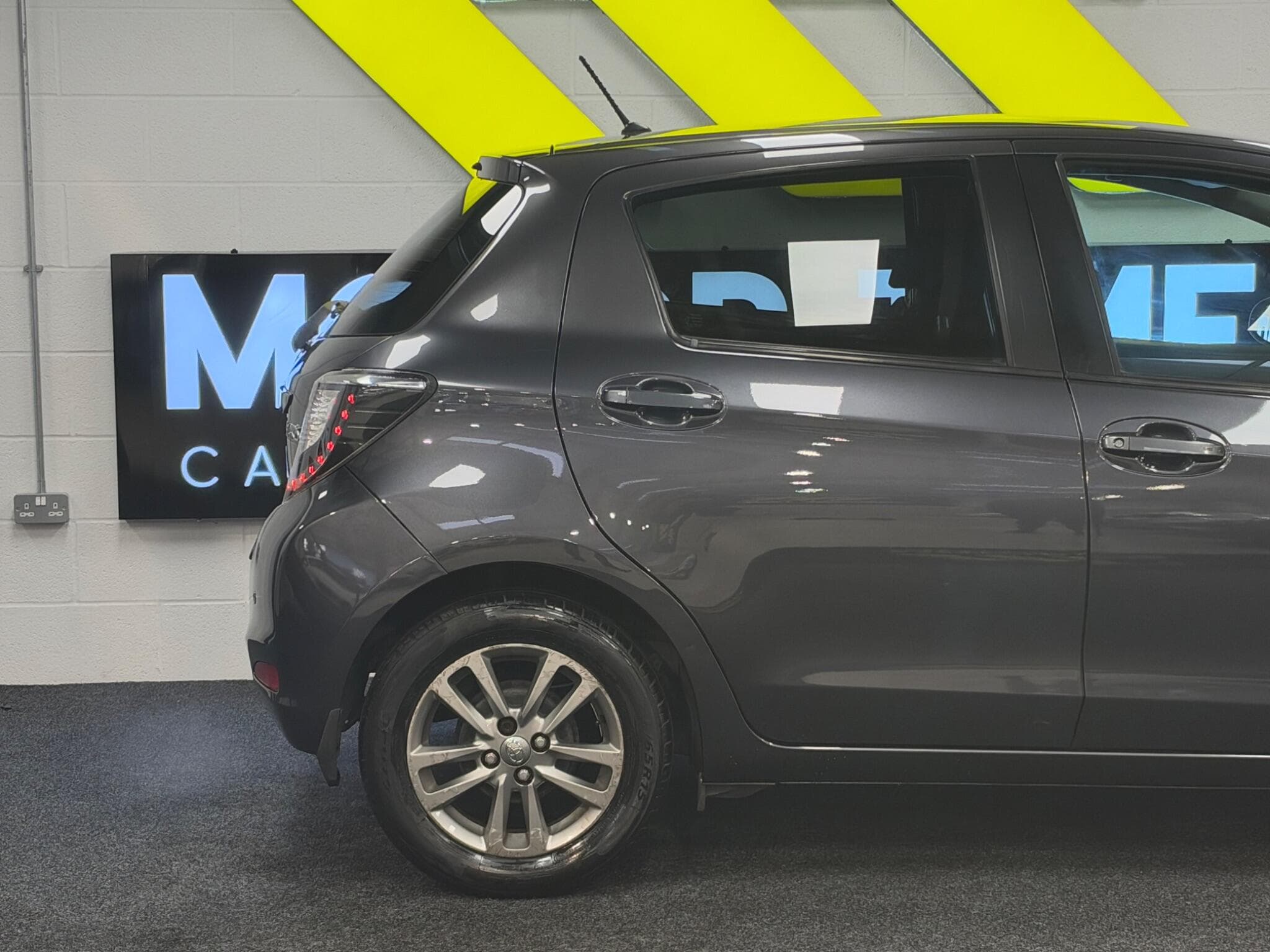 2014 Toyota Yaris - Thumbnail 29