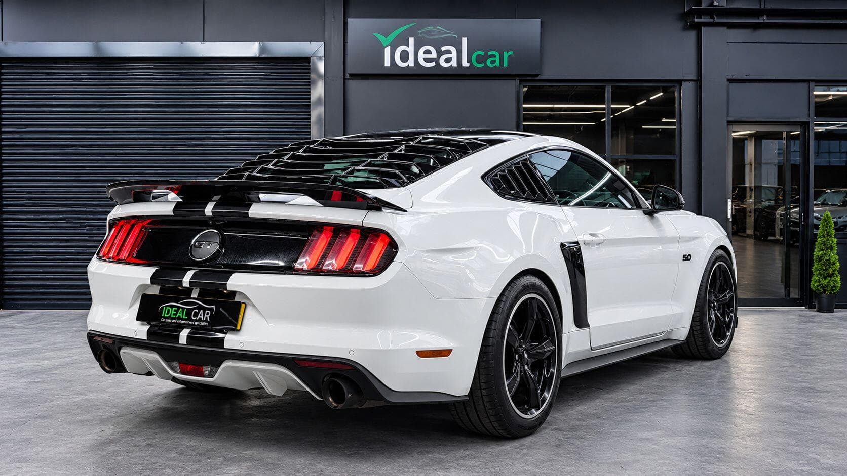 2016 Ford Mustang - Thumbnail 8
