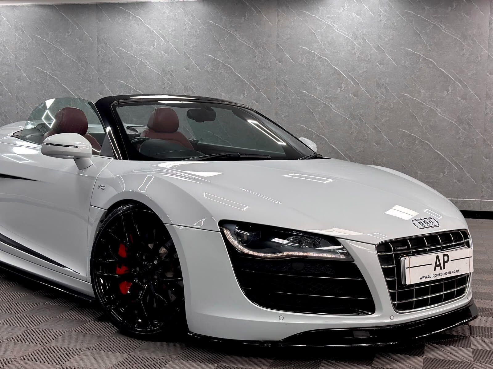 2010 Audi R8 - Thumbnail 13