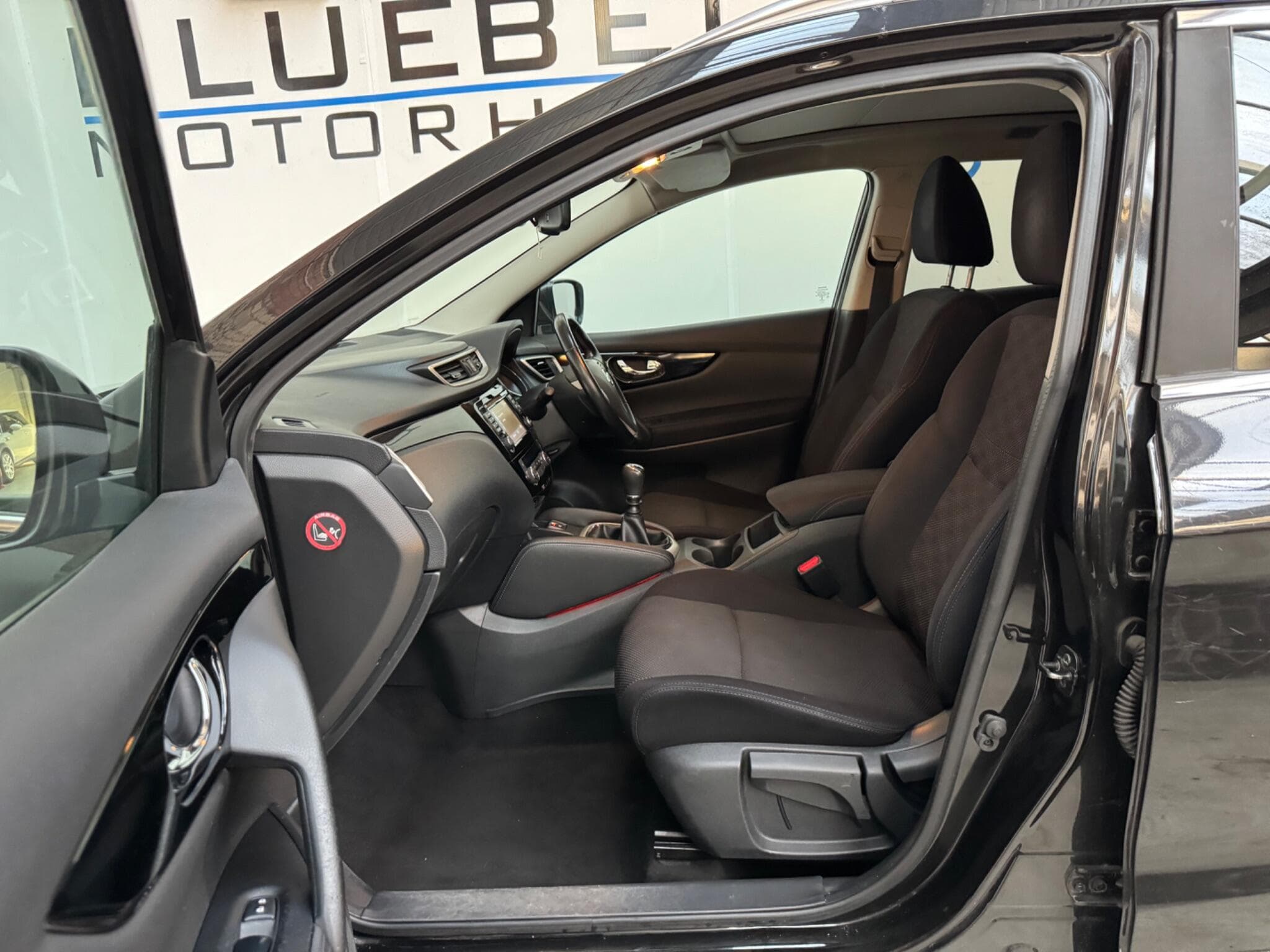2016 Nissan Qashqai - Thumbnail 10
