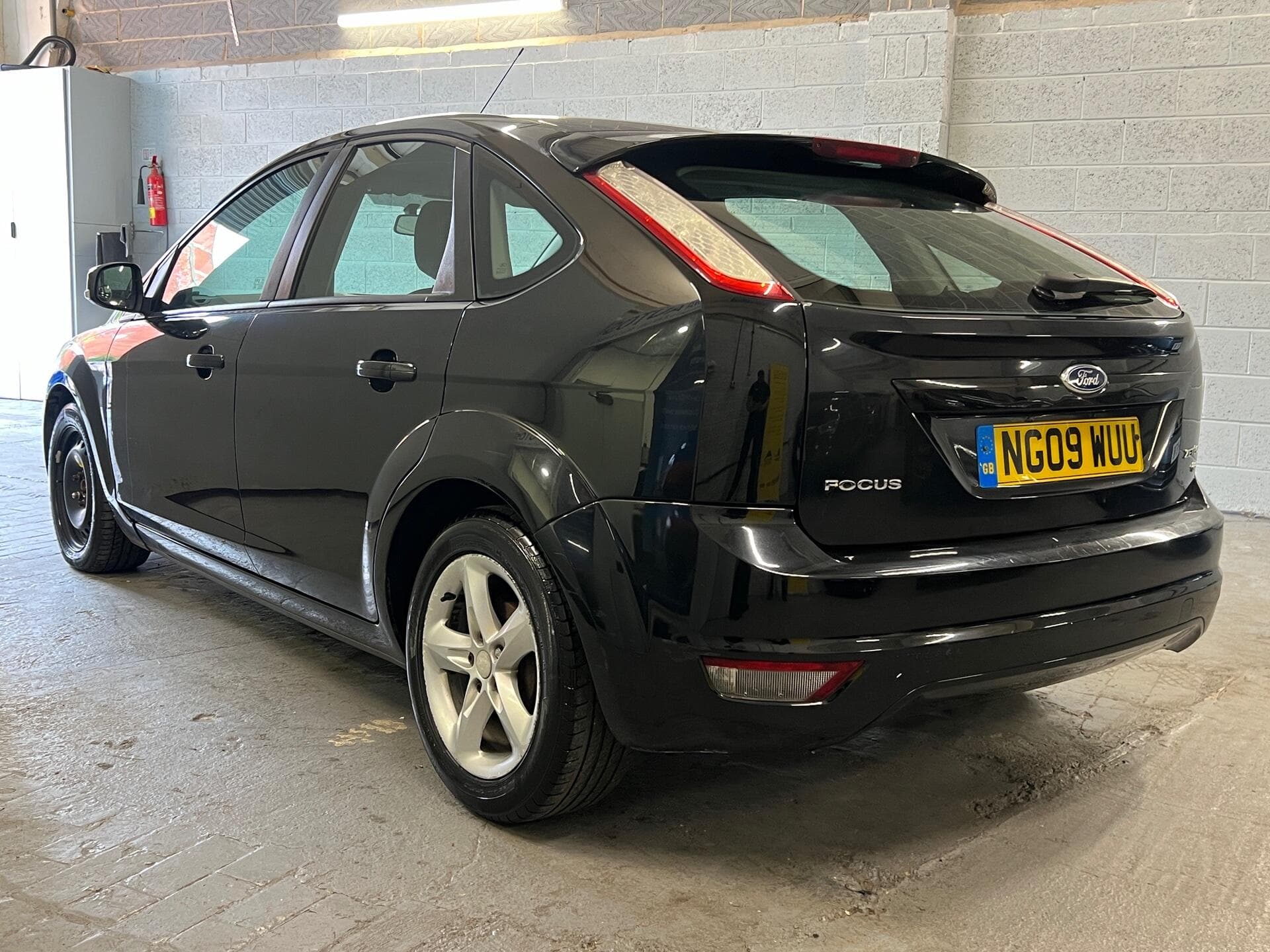 2009 Ford Focus - Thumbnail 11