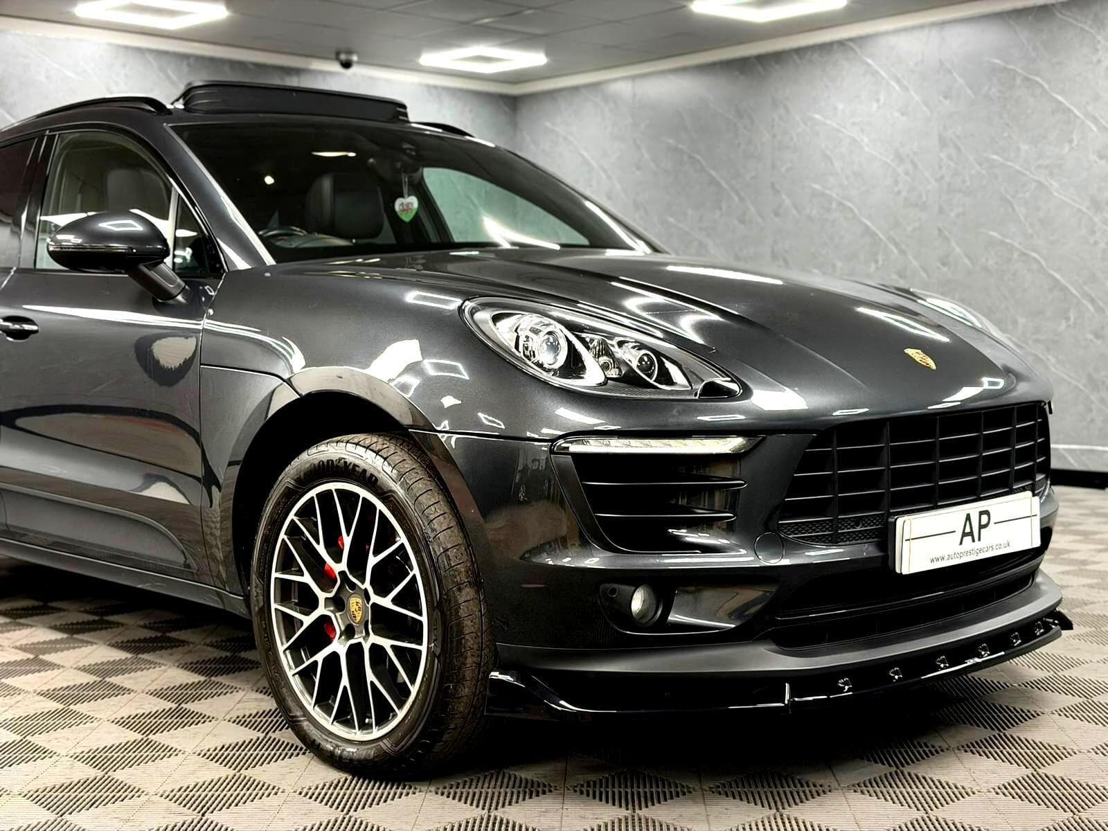 2017 Porsche Macan - Thumbnail 26
