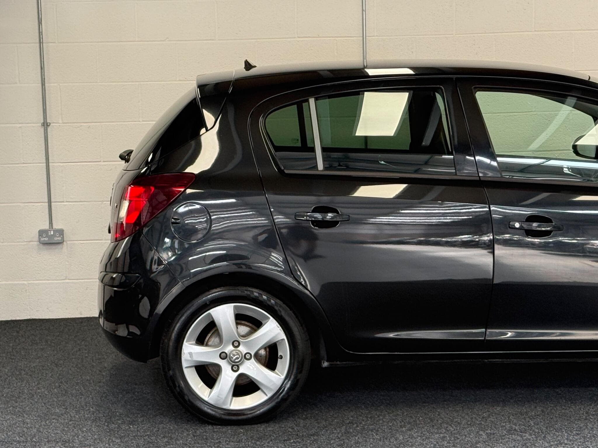 2012 Vauxhall Corsa - Thumbnail 32