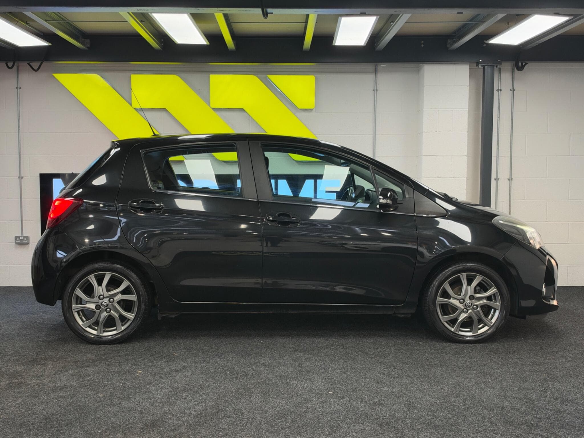 2014 Toyota Yaris - Thumbnail 8