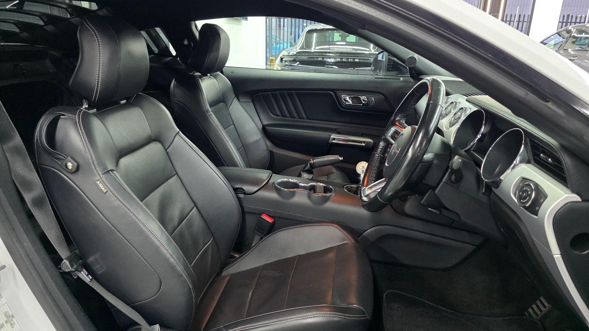 2016 Ford Mustang - Thumbnail 13