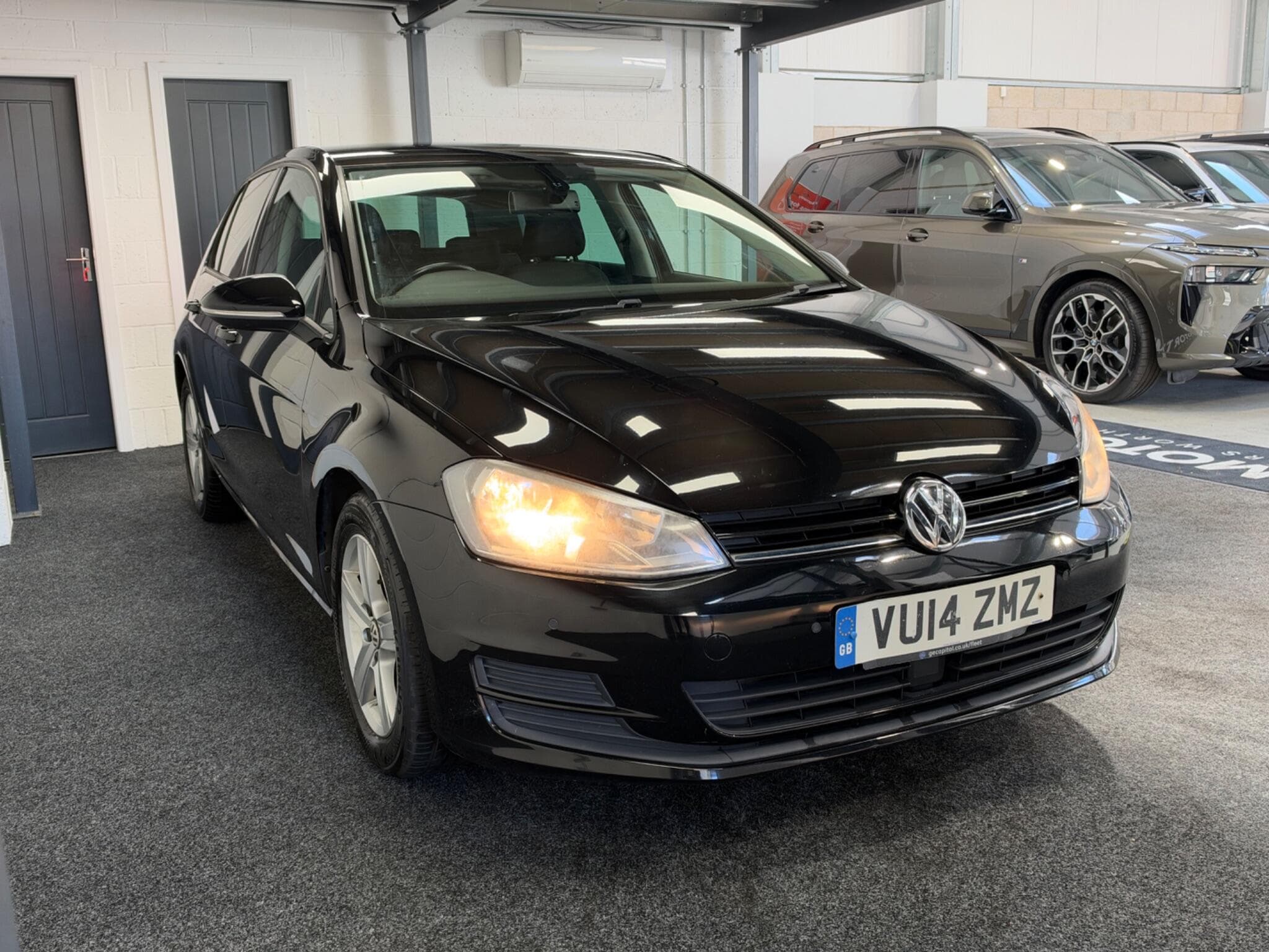 2014 Volkswagen Golf - Image 2