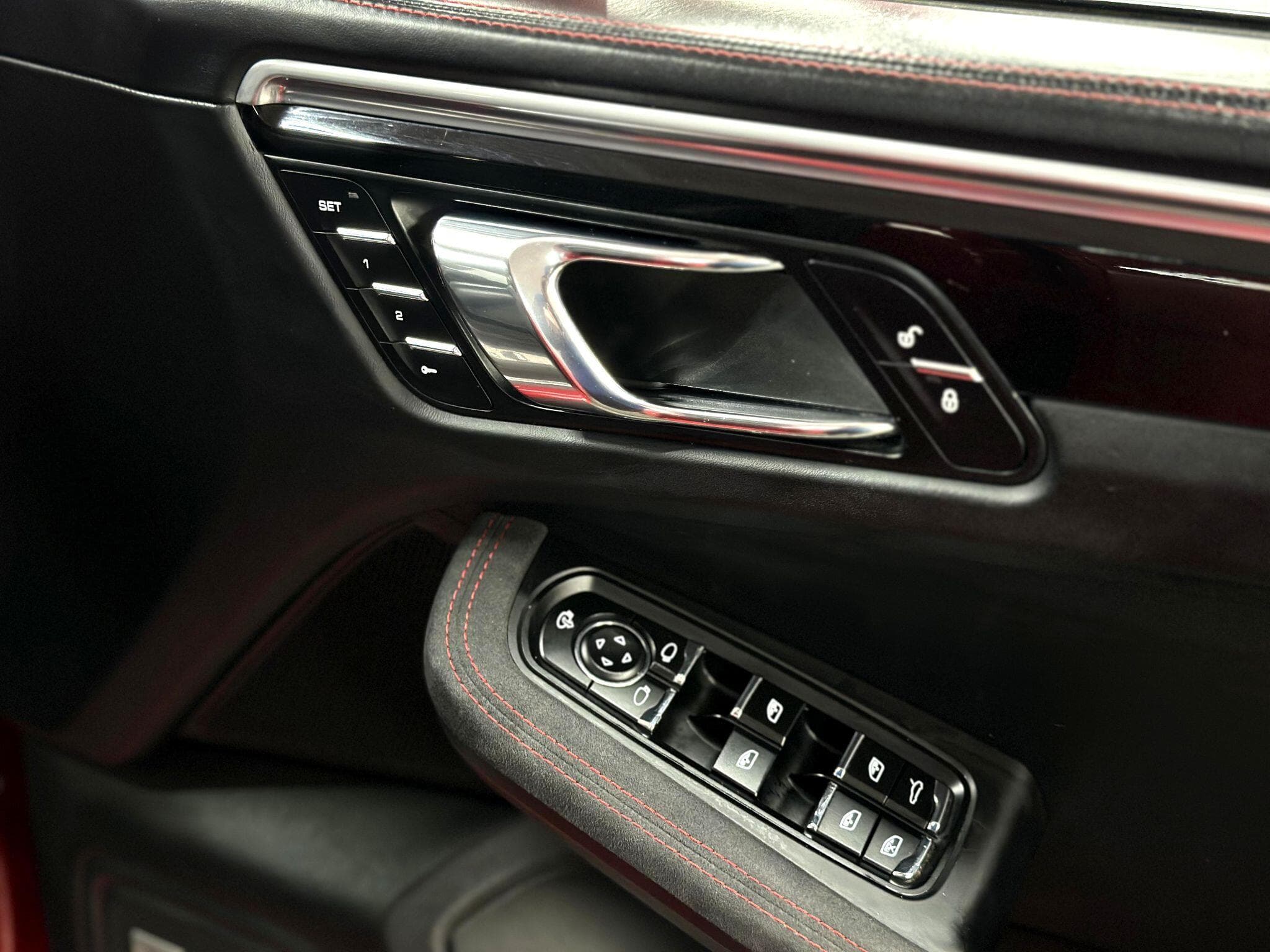 2016 Porsche Macan - Thumbnail 37