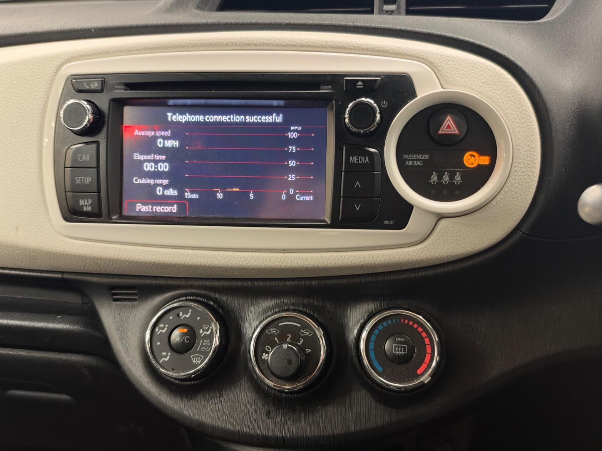 2013 Toyota Yaris - Thumbnail 31