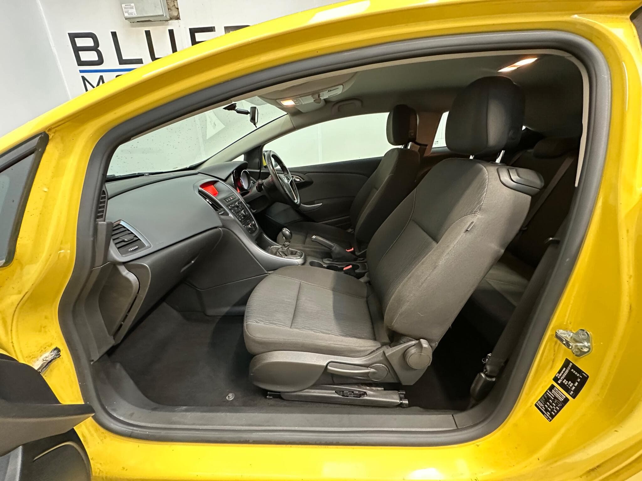 2013 Vauxhall Astra GTC - Thumbnail 11