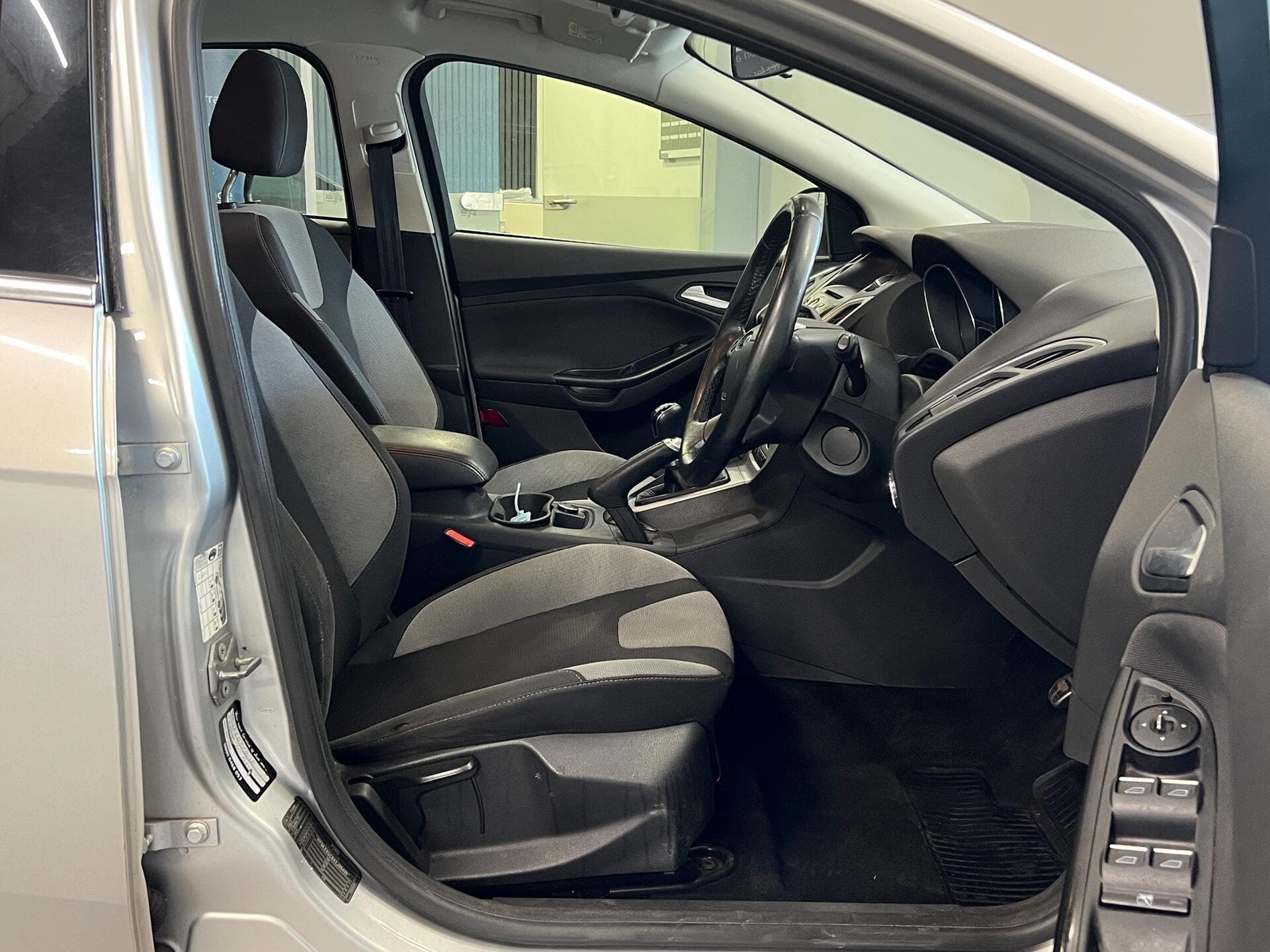 2014 Ford Focus - Thumbnail 27