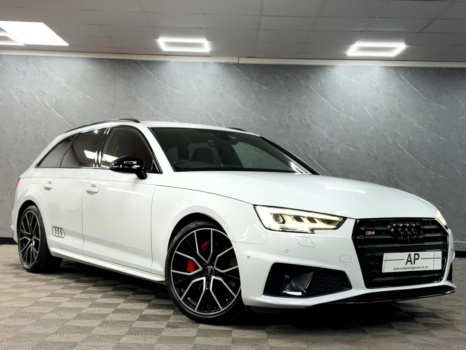 2019 Audi S4 Avant - Thumbnail 2