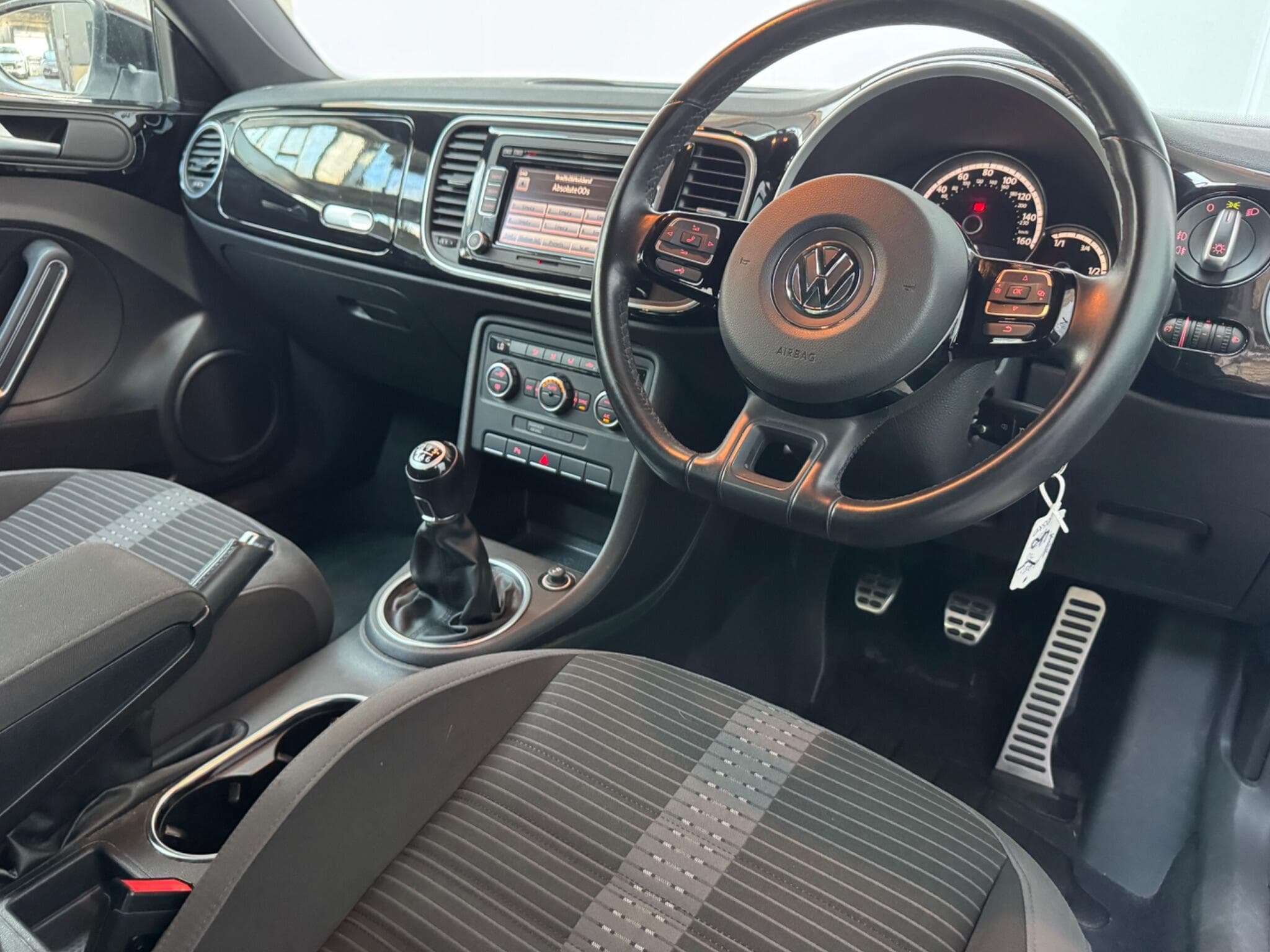 2013 Volkswagen Beetle - Image 4