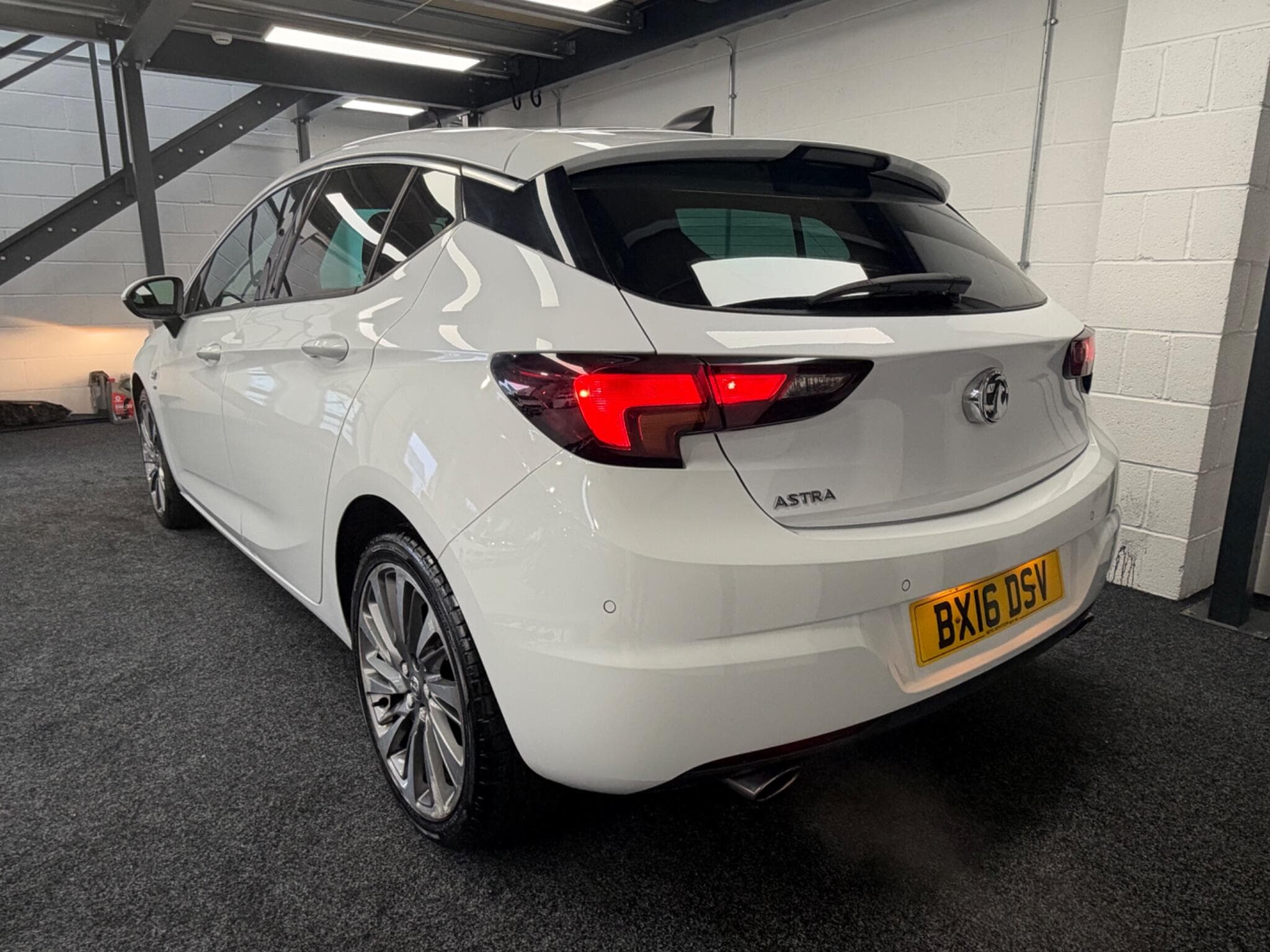 2016 Vauxhall Astra - Image 2