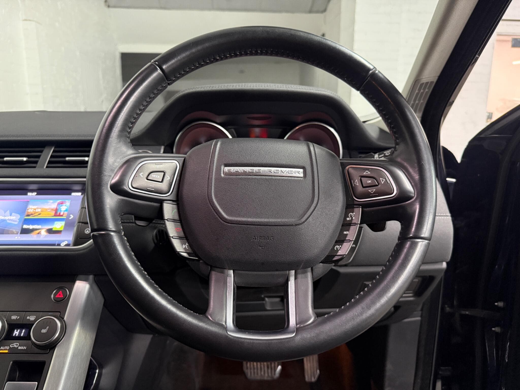 2017 Land Rover Range Rover Evoque - Thumbnail 26