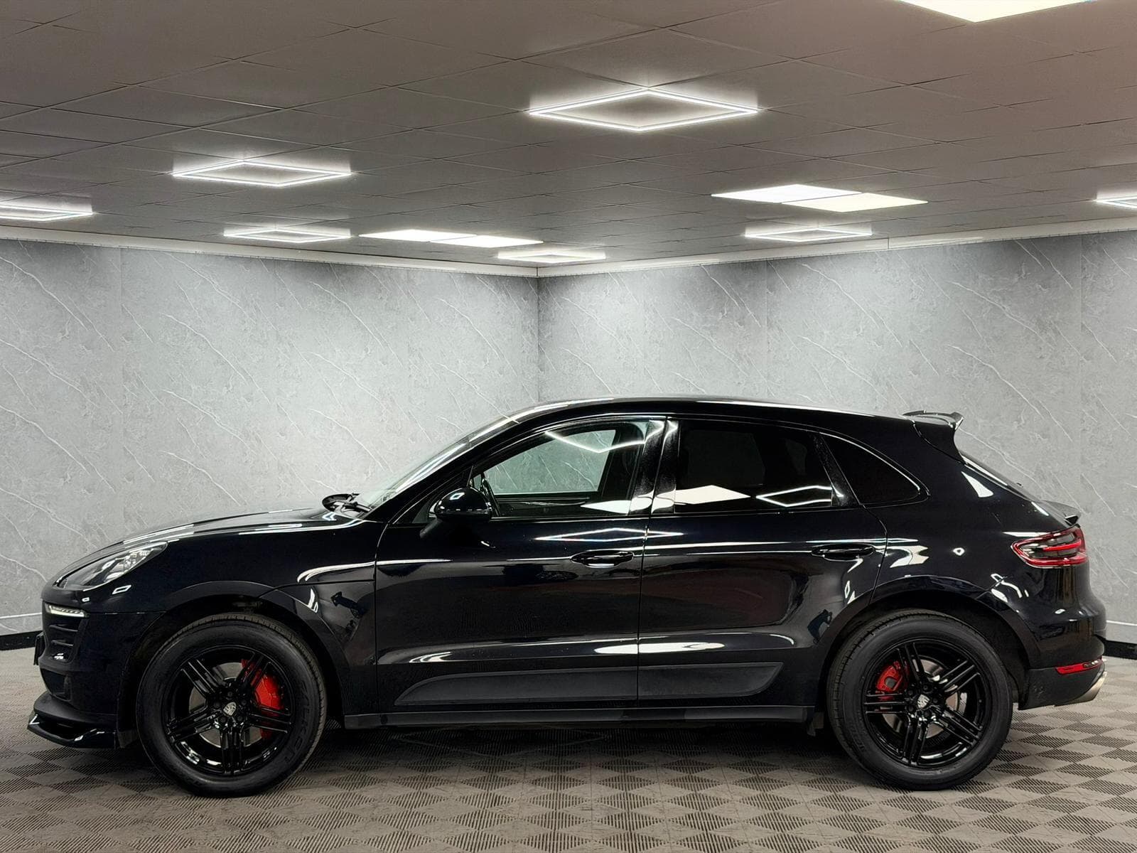 2017 Porsche Macan - Thumbnail 15