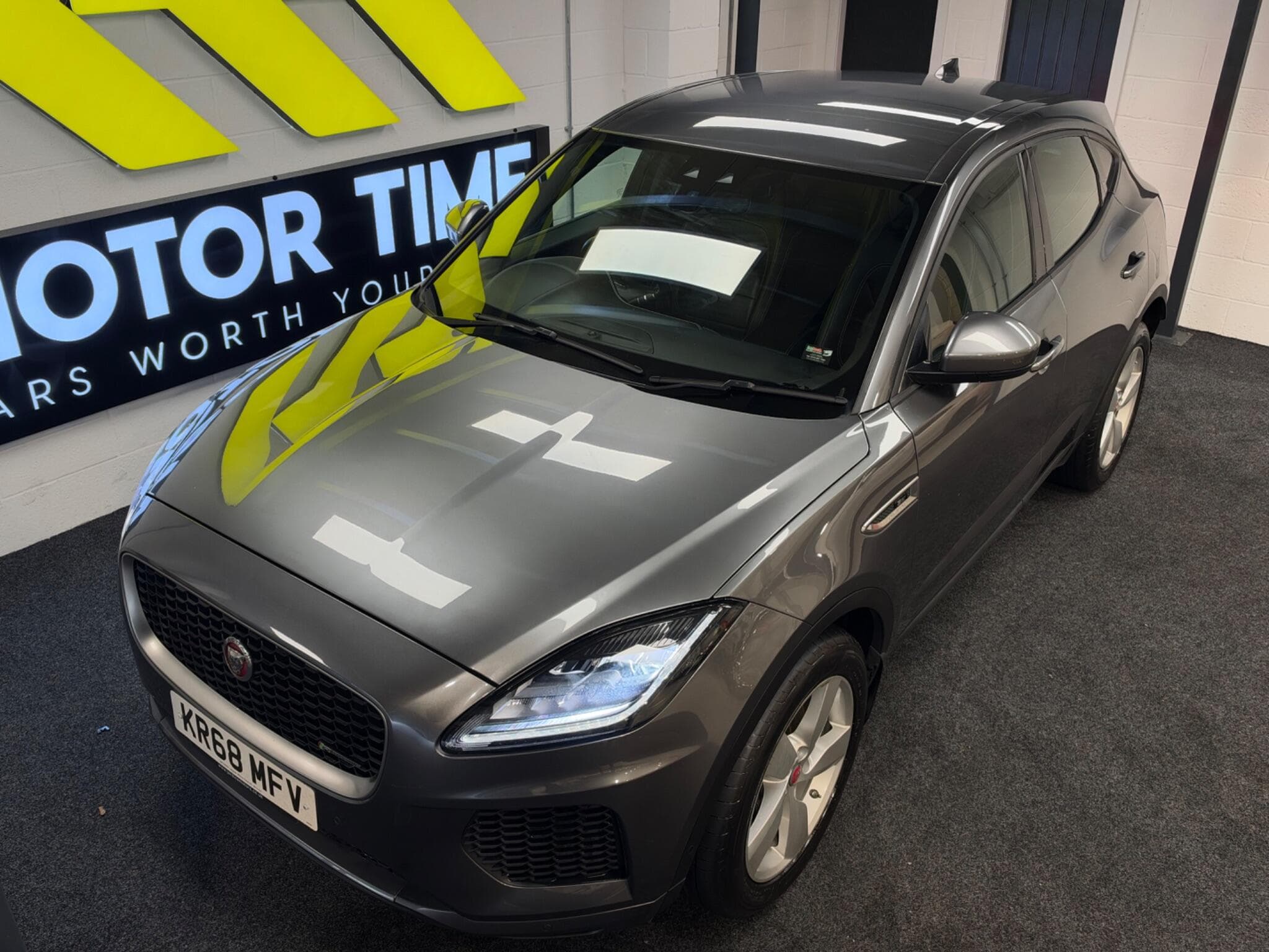 2018 Jaguar E-PACE - Thumbnail 6