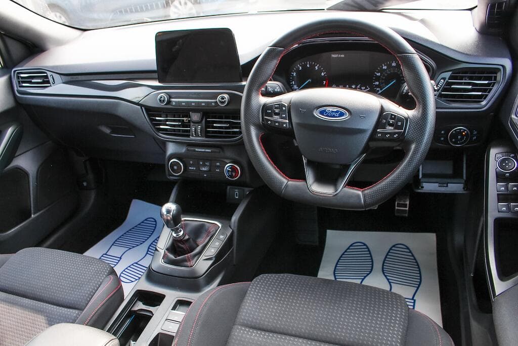 2019 Ford Focus - Thumbnail 16