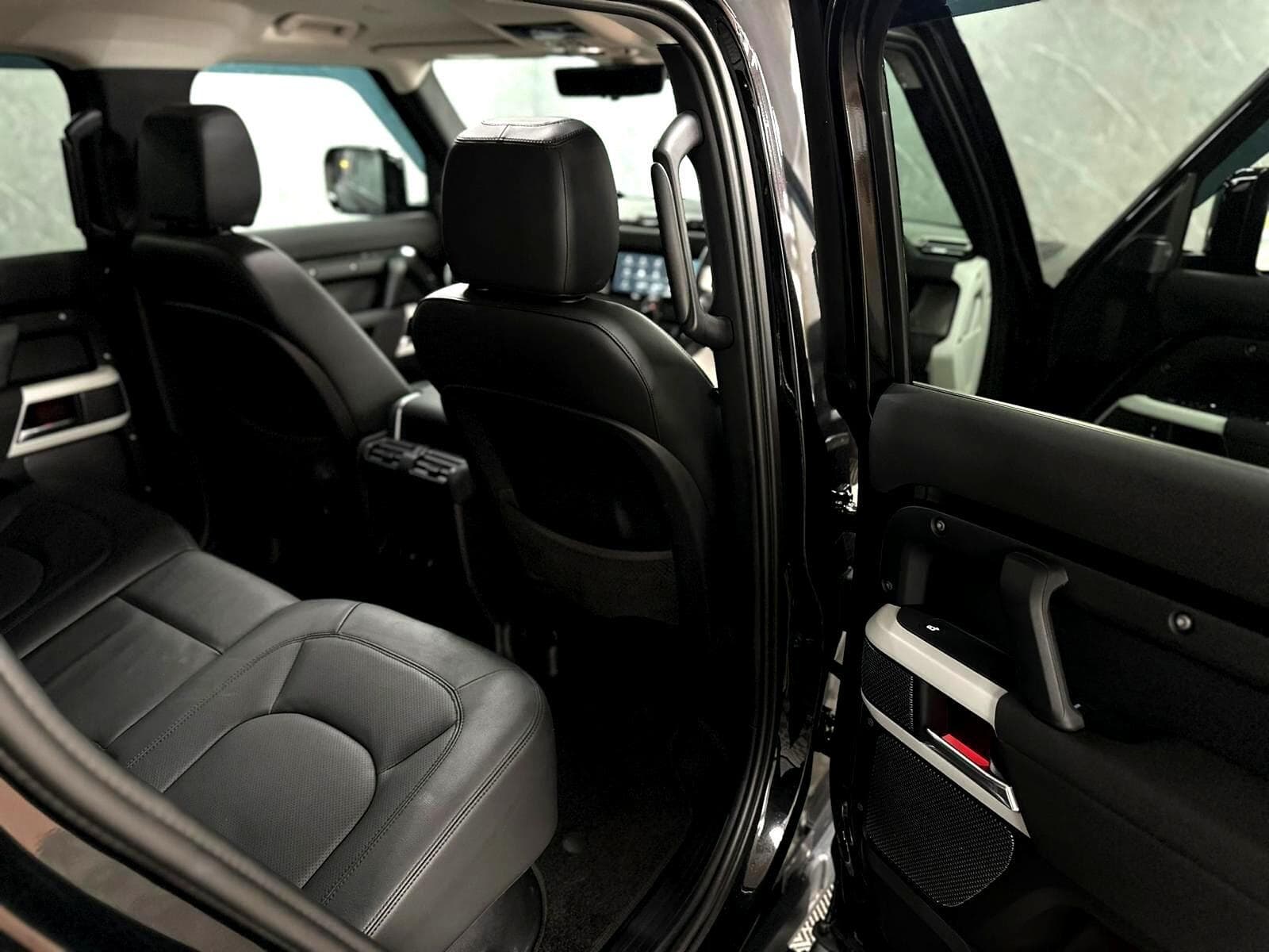 2024 Land Rover Defender 110 - Thumbnail 53