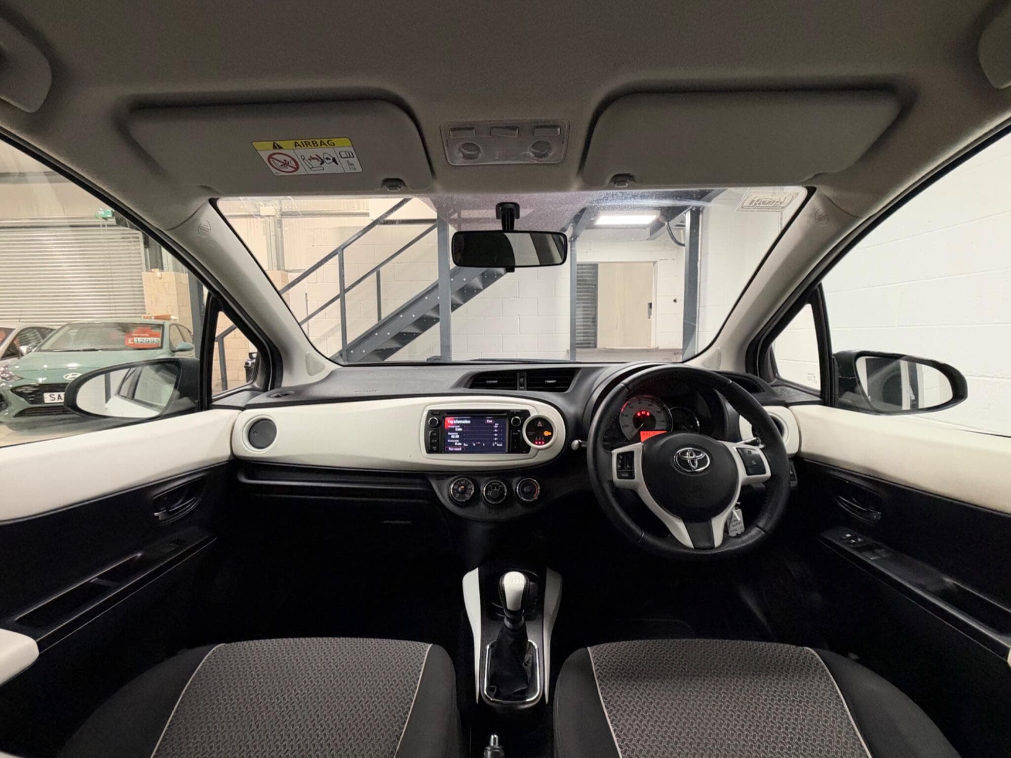 2013 Toyota Yaris - Thumbnail 19
