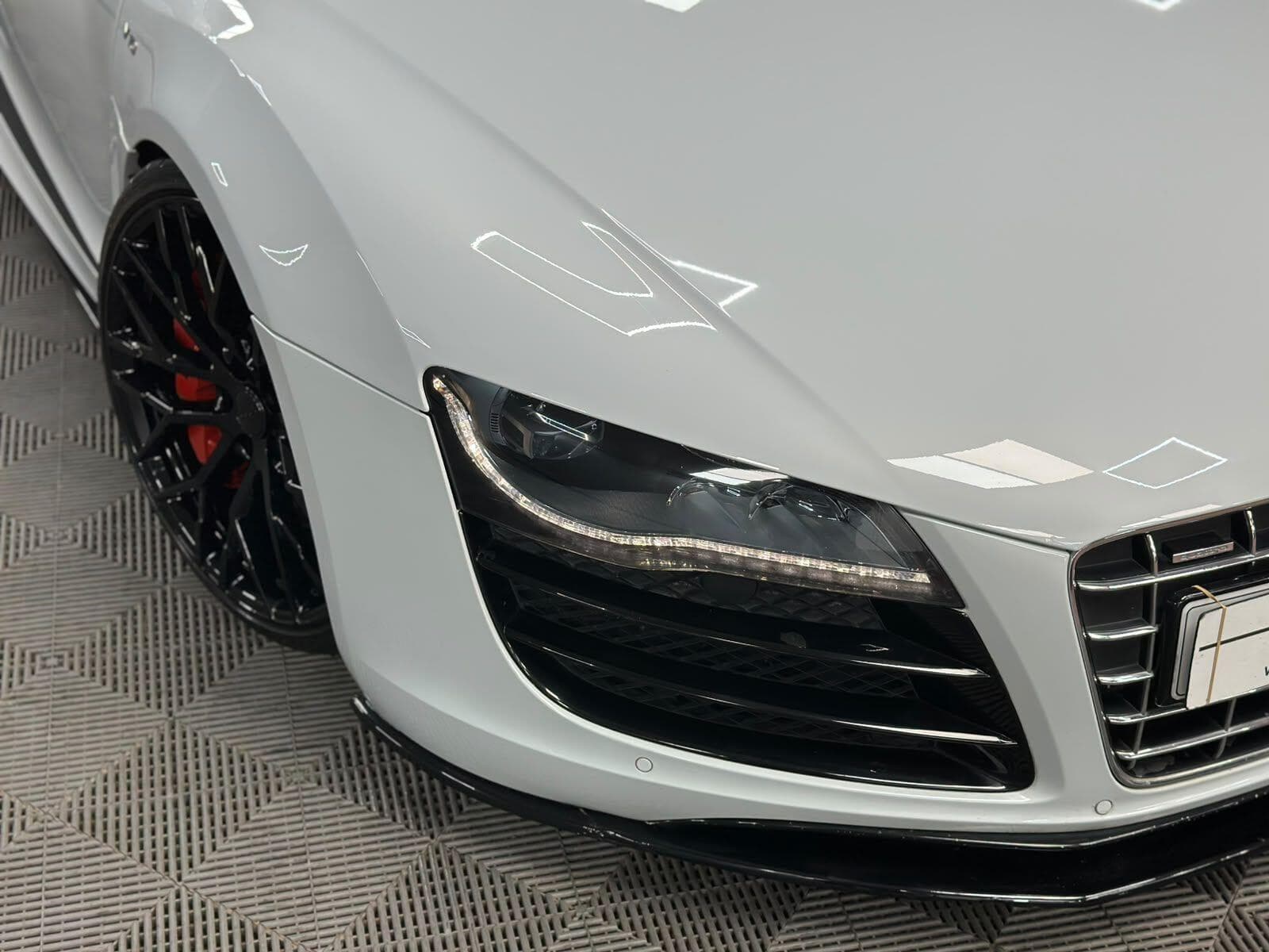 2010 Audi R8 - Thumbnail 27