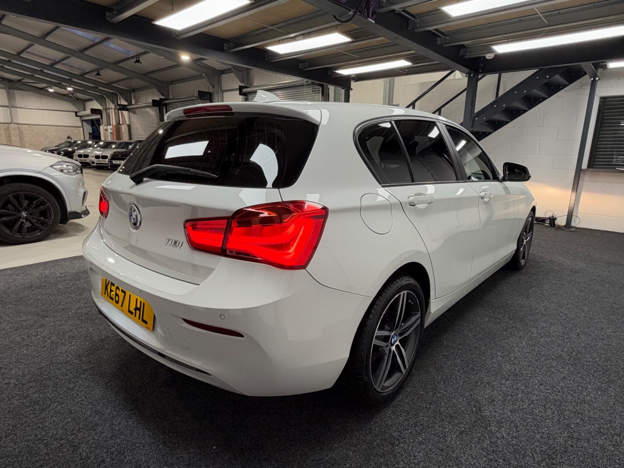 2017 BMW 1 Series - Thumbnail 10