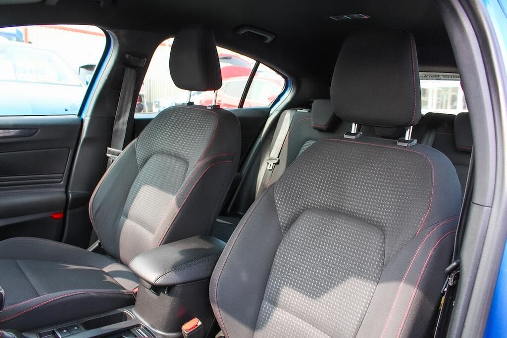 2019 Ford Focus - Thumbnail 18
