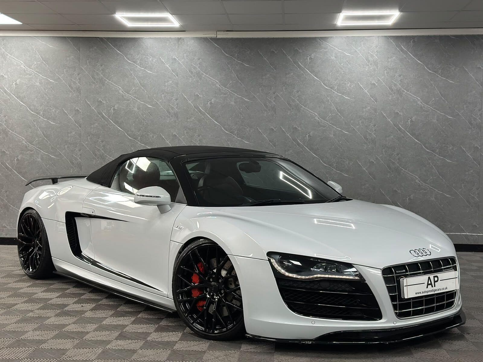 2010 Audi R8 - Thumbnail 44