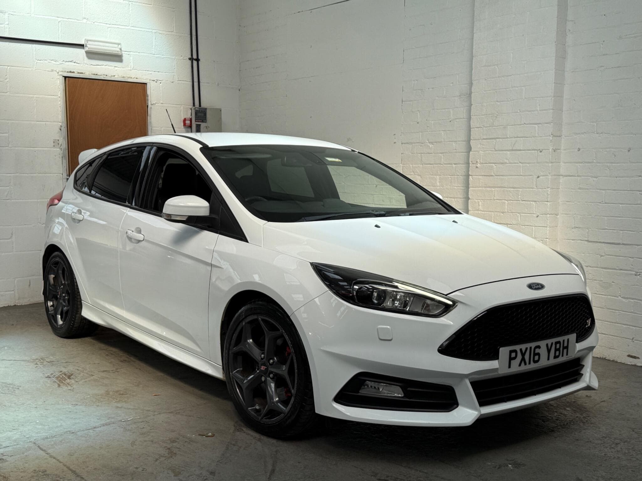 2016 Ford Focus - Main