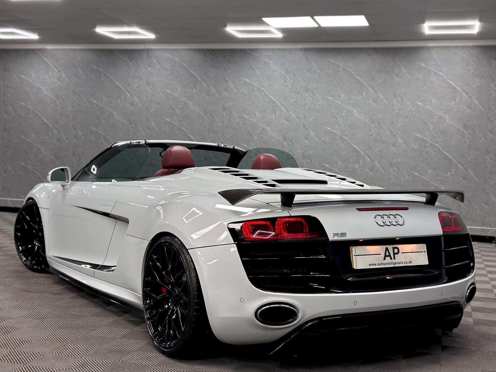 2010 Audi R8 - Thumbnail 4