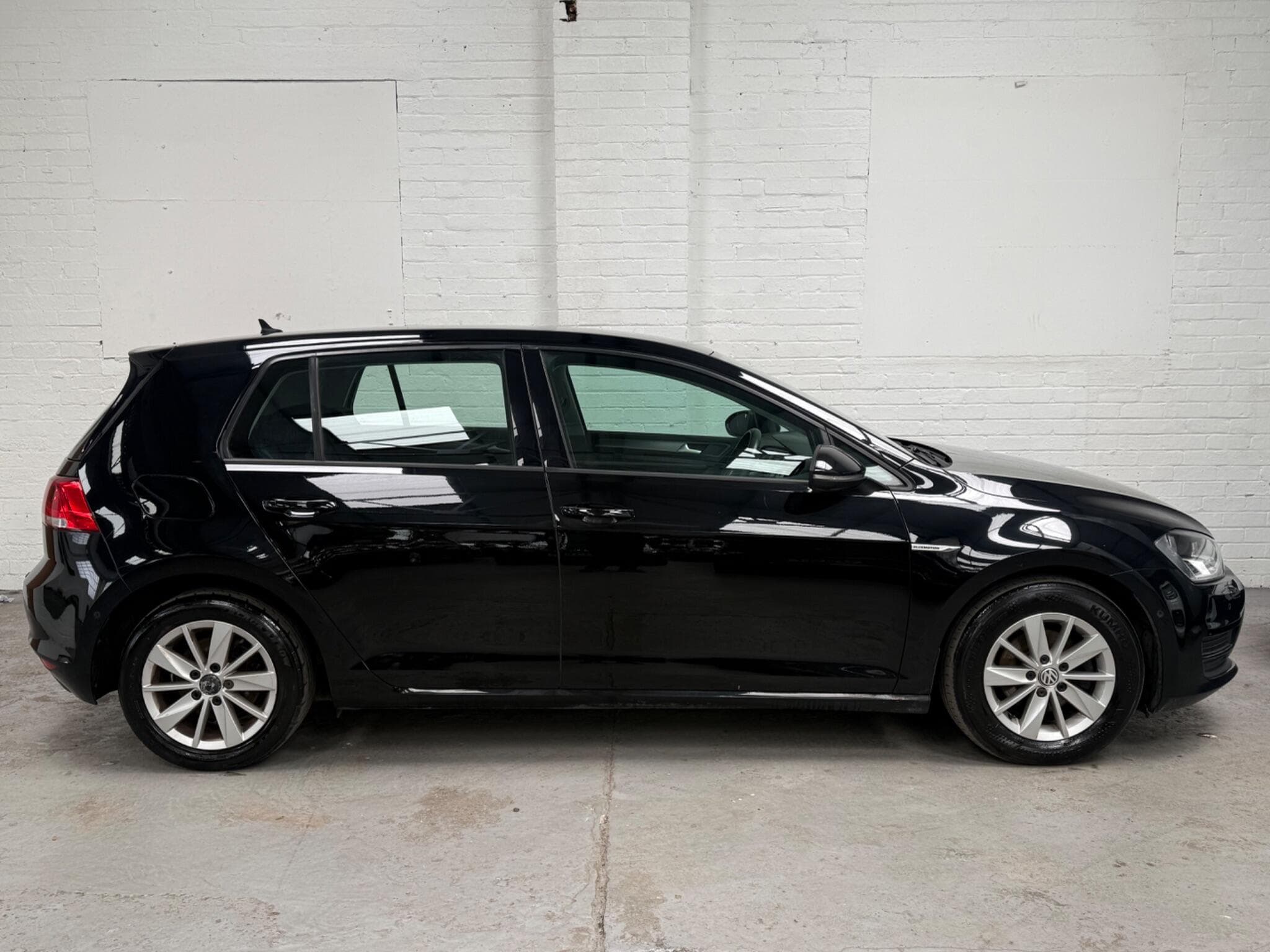 2015 Volkswagen Golf - Image 3