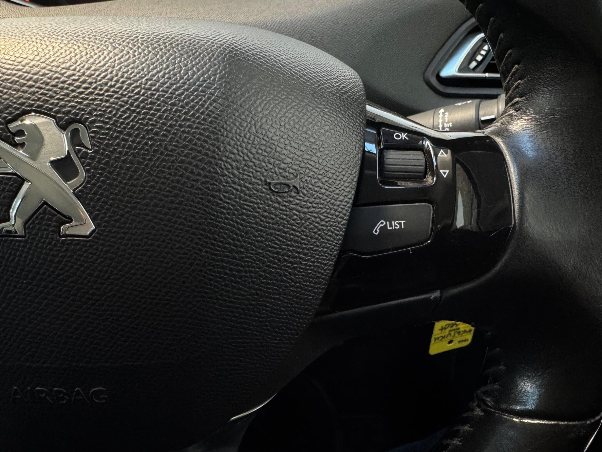 2015 Peugeot 308 - Thumbnail 19