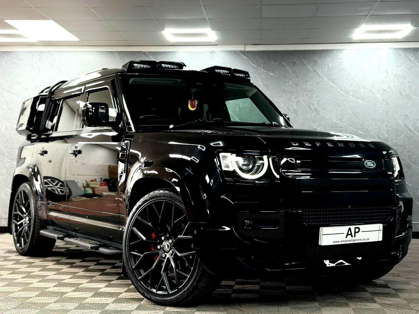 2024 Land Rover Defender 110 - Thumbnail 21