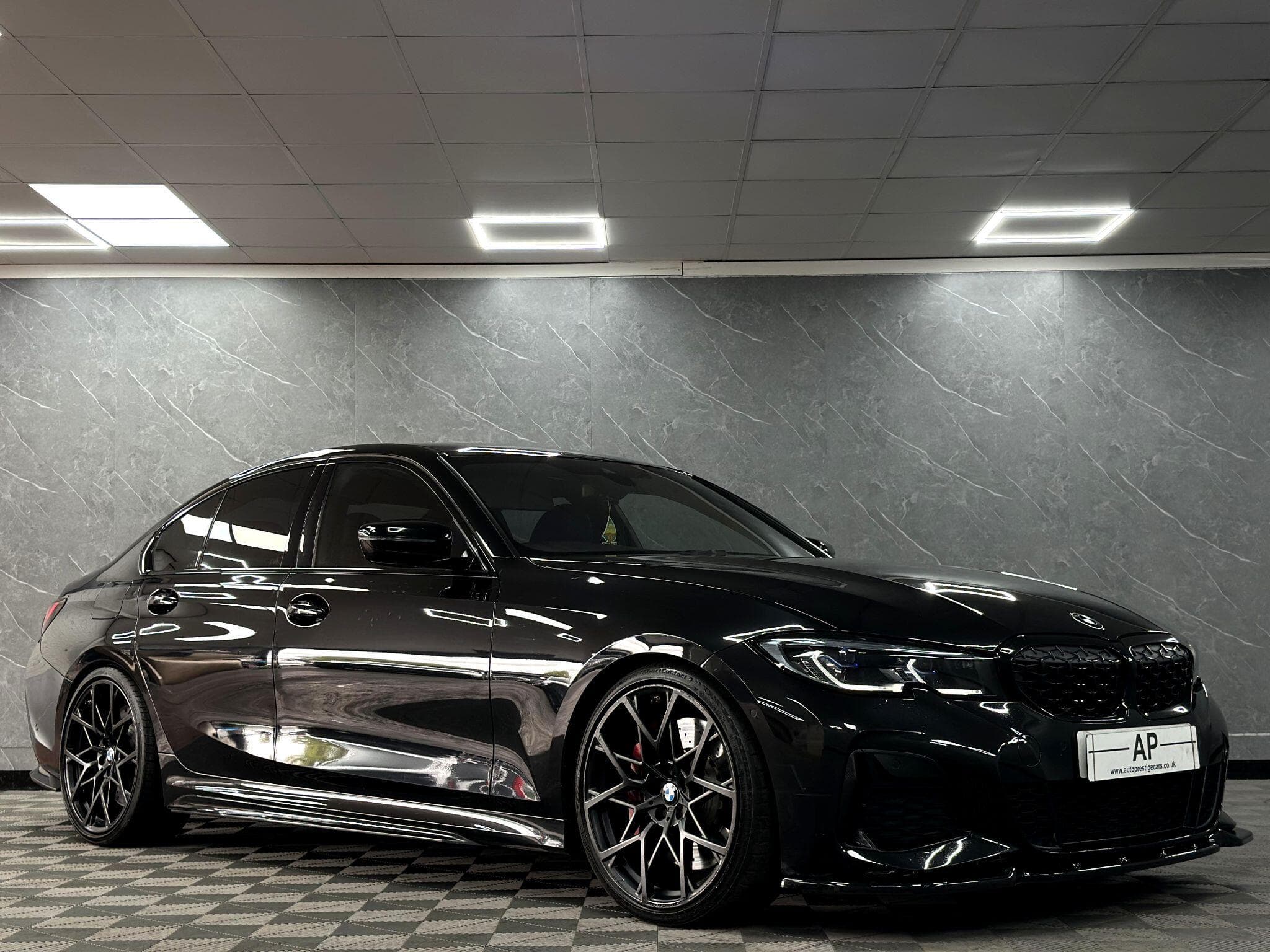 2019 BMW 3 Series - Main