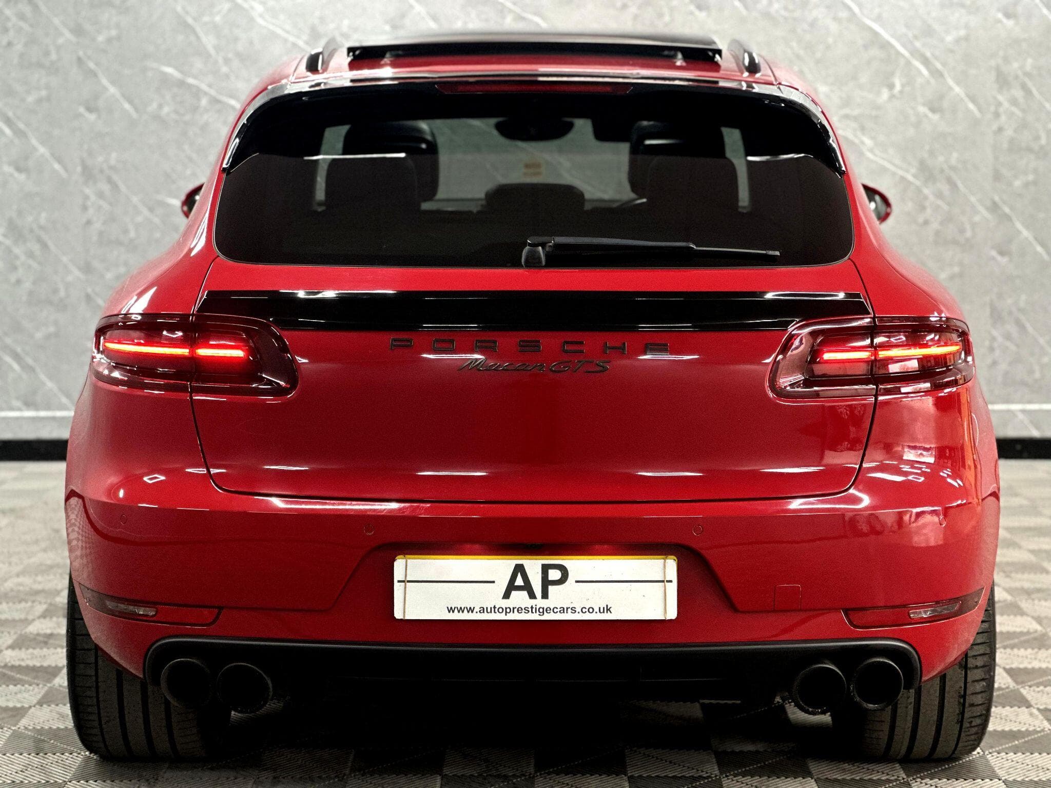 2016 Porsche Macan - Thumbnail 16