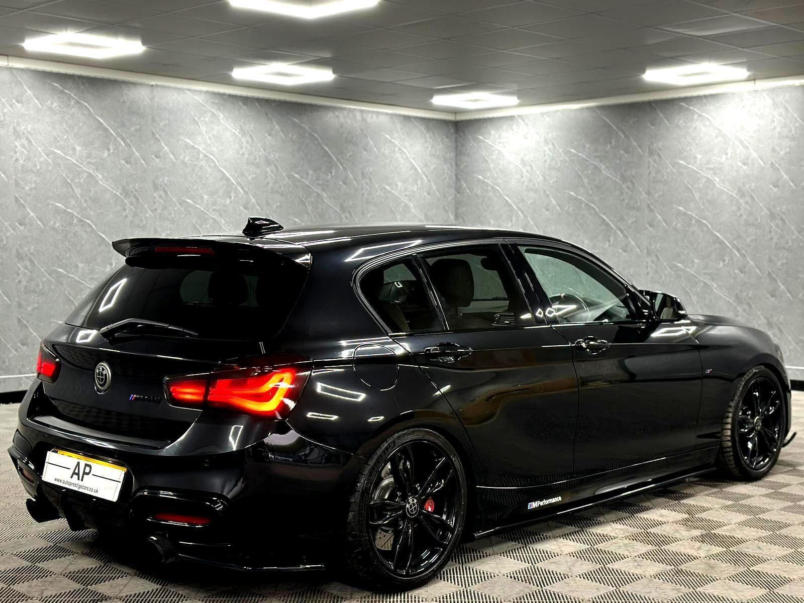 2017 BMW 1 Series - Thumbnail 33