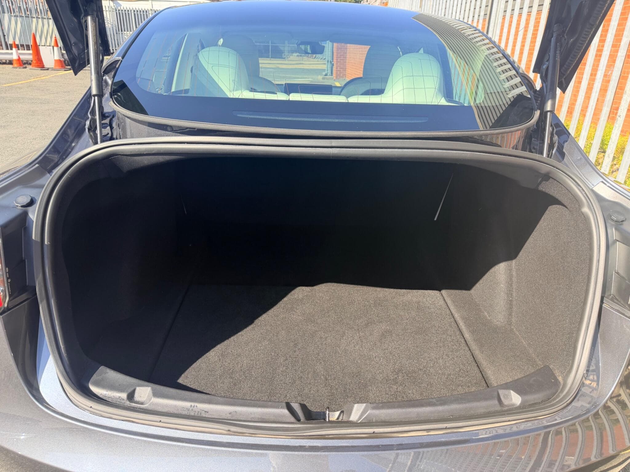 2019 Tesla Model 3 - Thumbnail 29