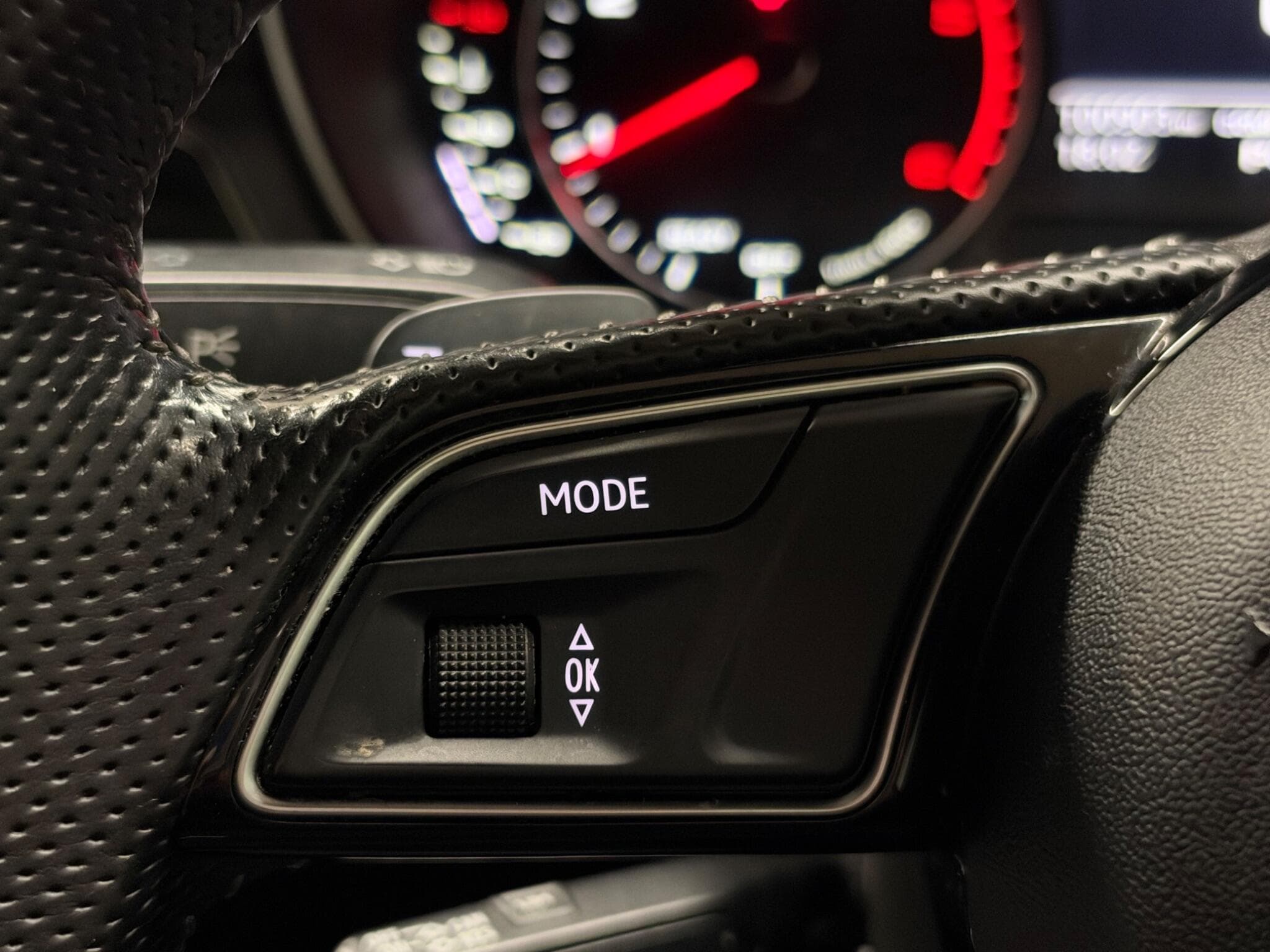 2016 Audi A4 - Thumbnail 30