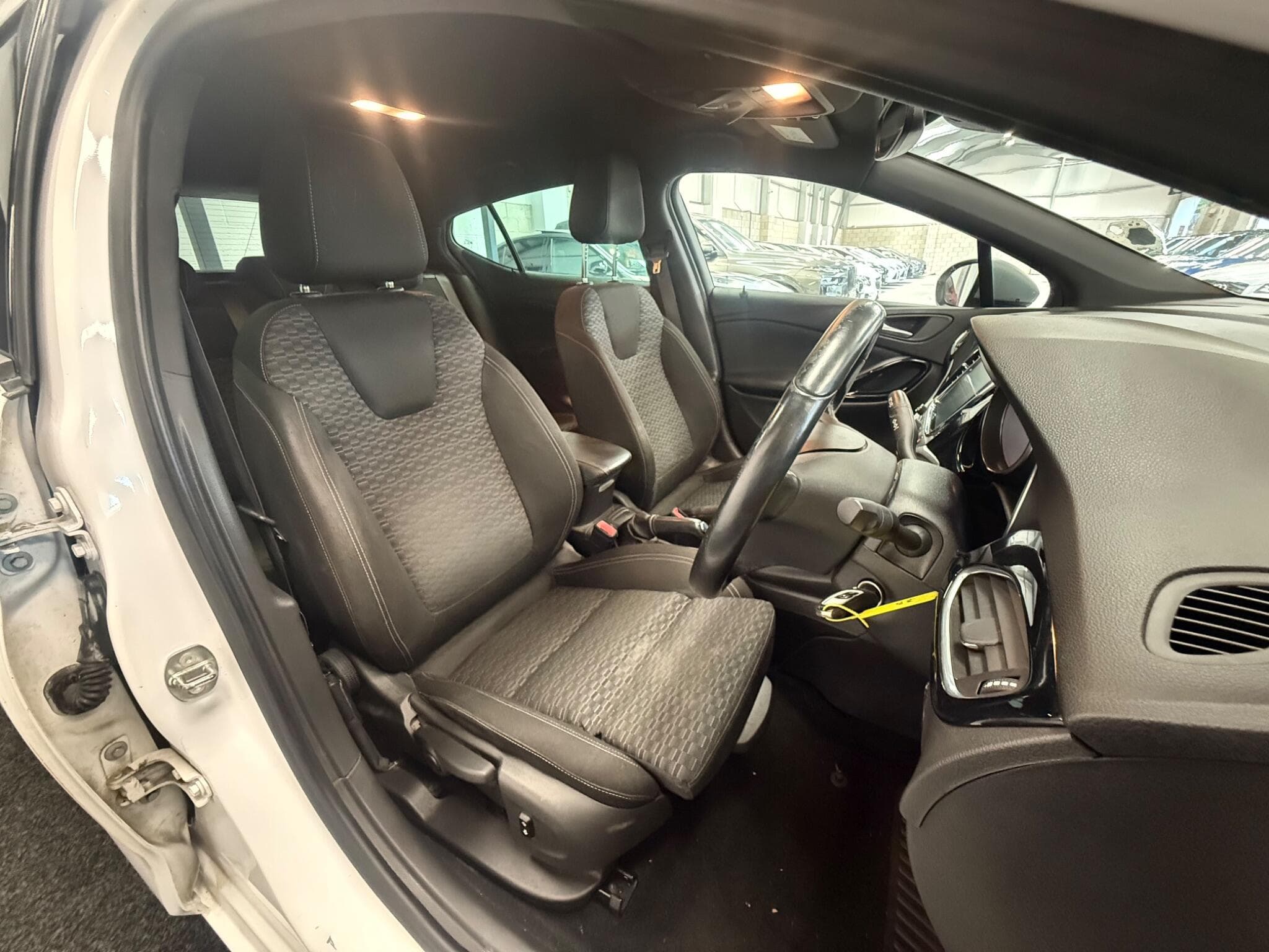 2016 Vauxhall Astra - Thumbnail 10