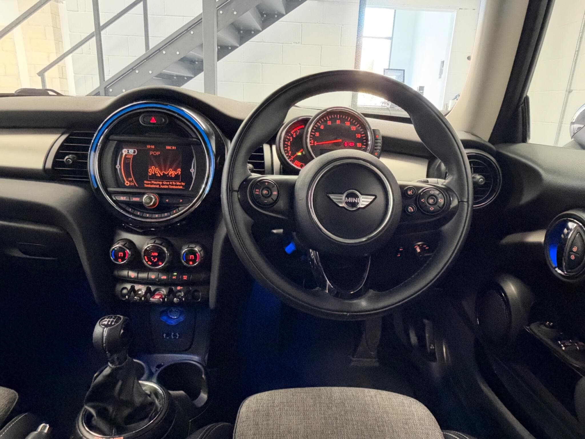 2017 MINI Hatch - Thumbnail 18