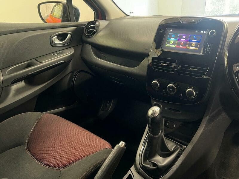 2016 Renault Clio - Thumbnail 39