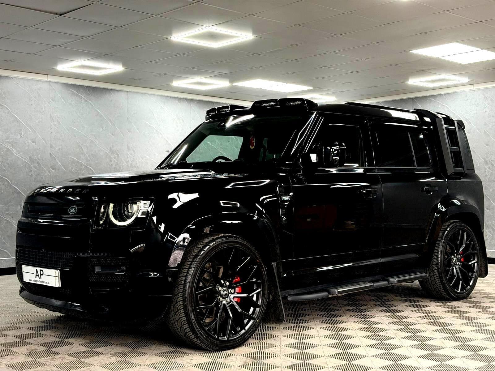 2024 Land Rover Defender 110 - Thumbnail 8