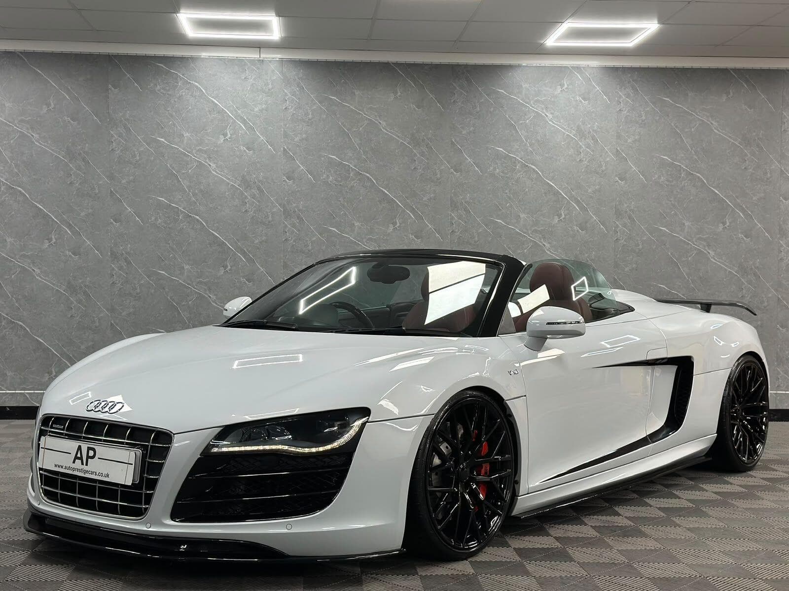 2010 Audi R8 - Thumbnail 57
