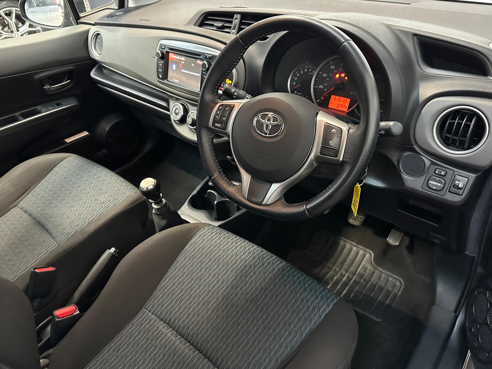 2012 Toyota Yaris - Image 4