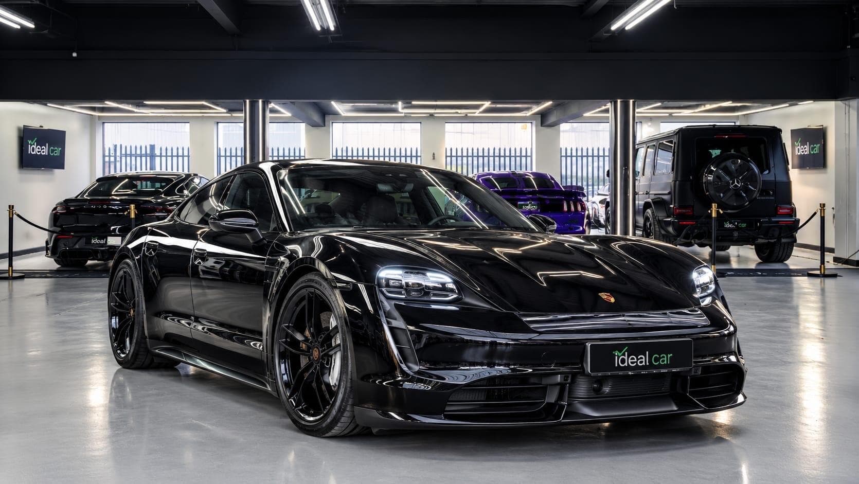 2020 Porsche Taycan - Thumbnail 6