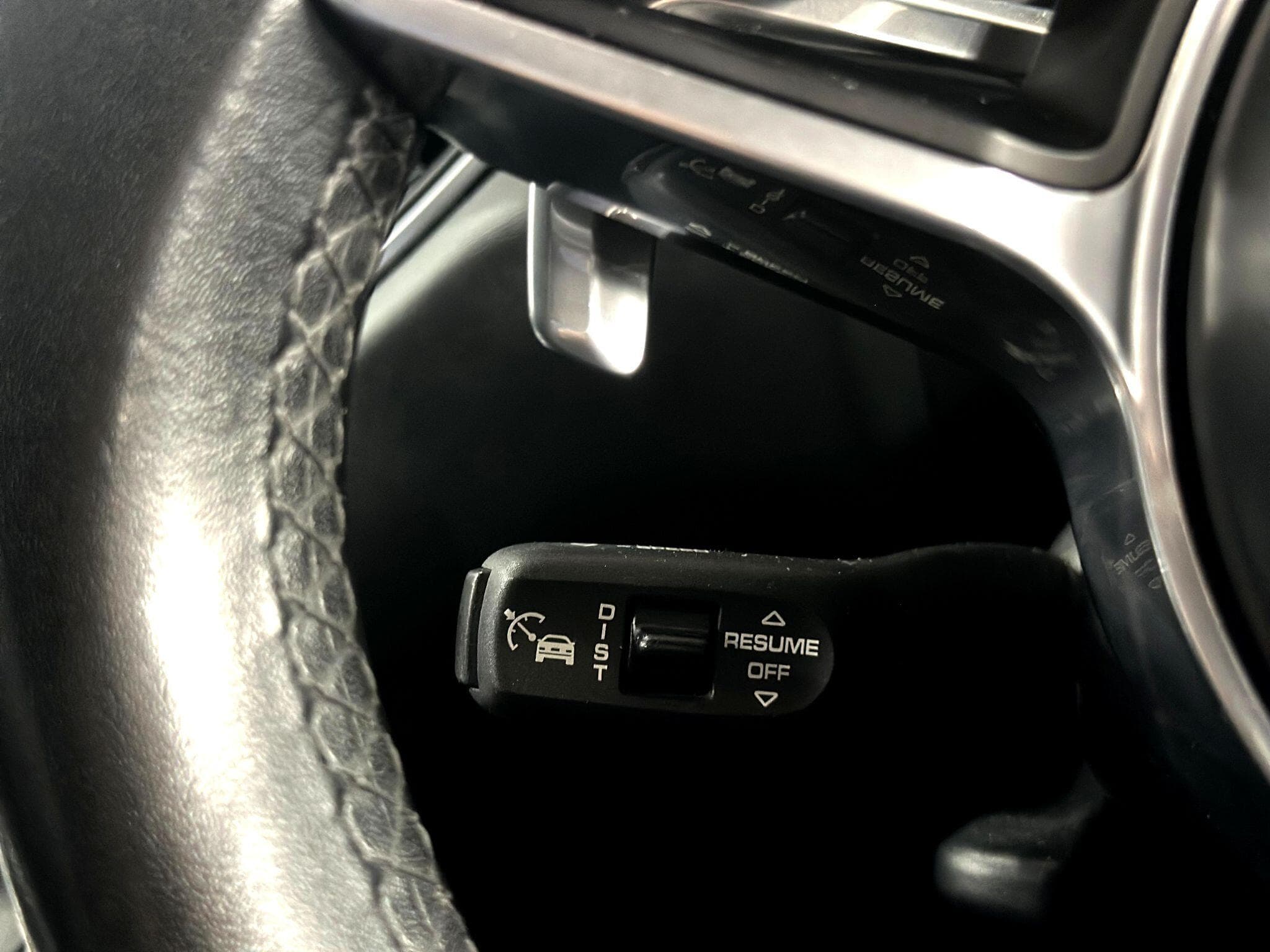 2016 Porsche Macan - Thumbnail 38